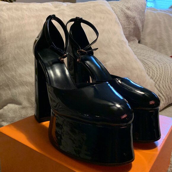 Black Patent Leather Platform Shoes - Picture 2 of 4